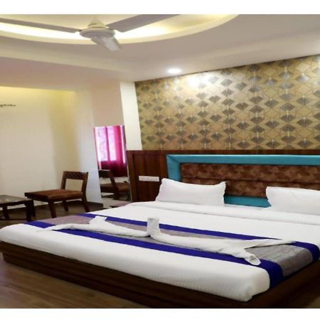 Hotel Royal Villa 2, Amritsar Buitenkant foto