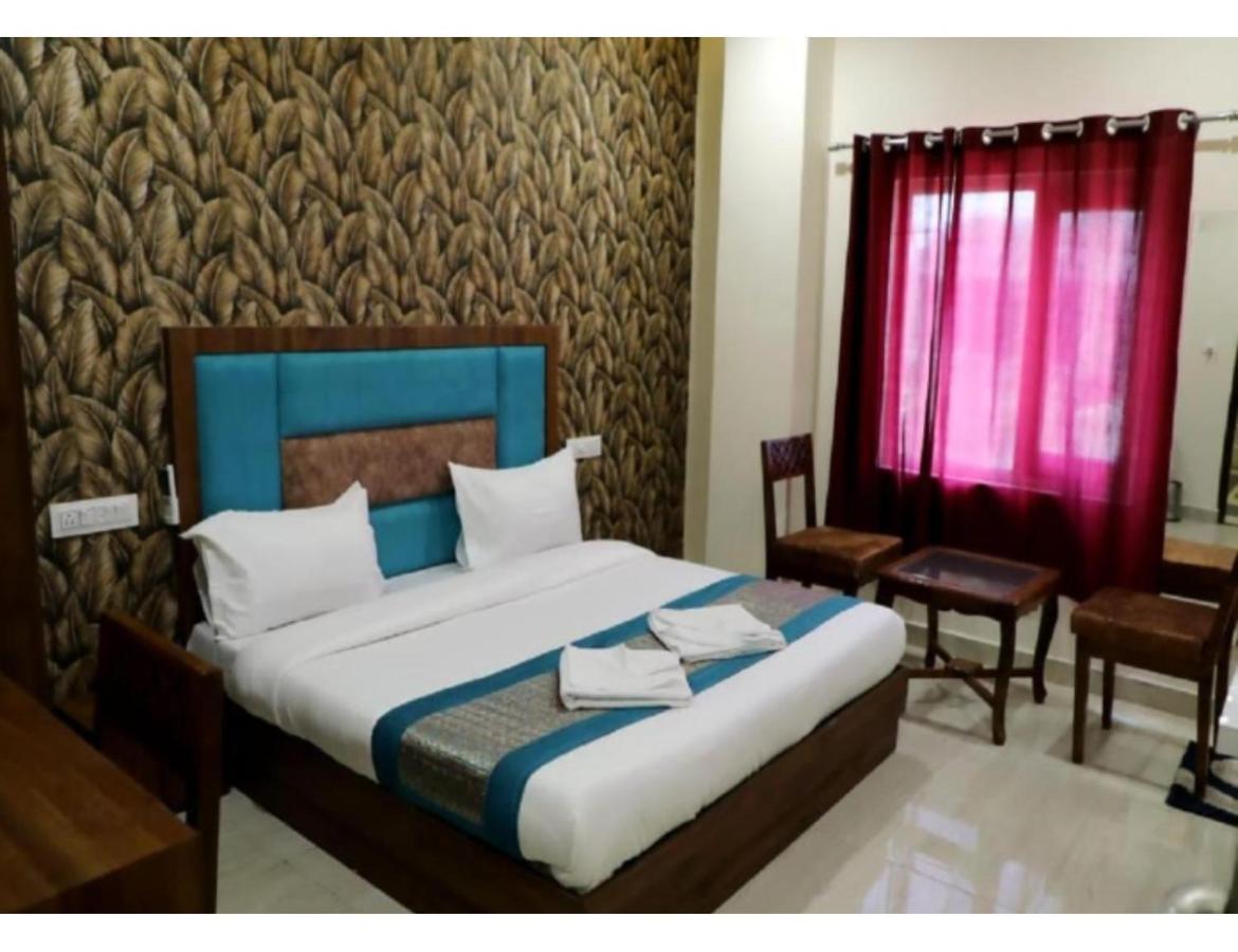 Hotel Royal Villa 2, Amritsar Buitenkant foto