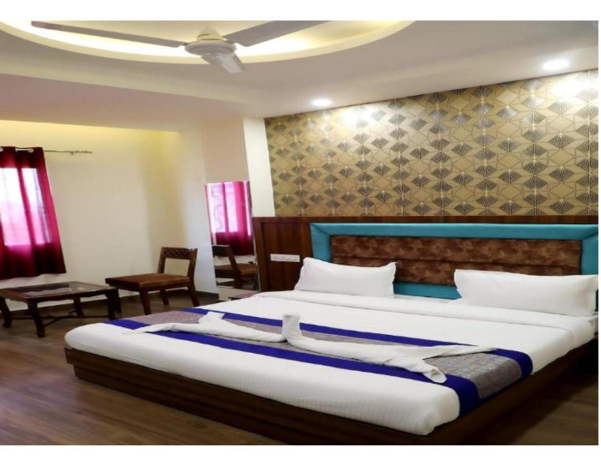 Hotel Royal Villa 2, Amritsar Buitenkant foto