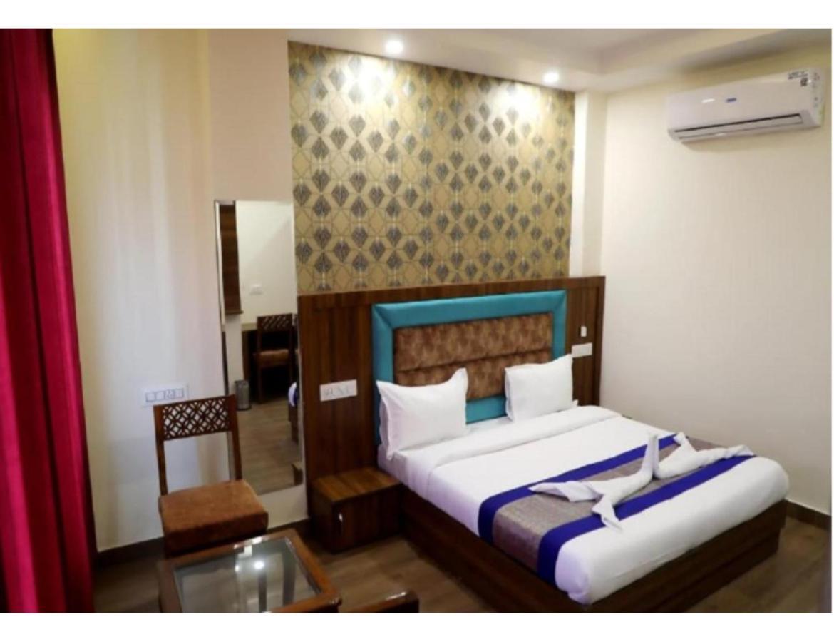 Hotel Royal Villa 2, Amritsar Buitenkant foto