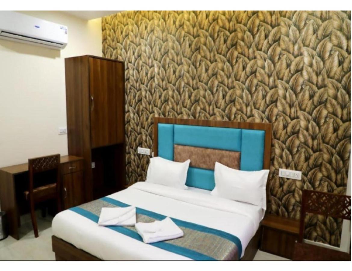 Hotel Royal Villa 2, Amritsar Buitenkant foto