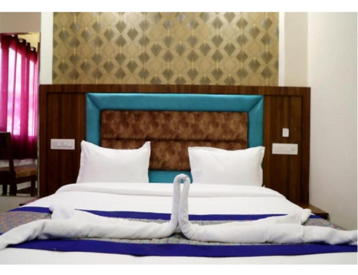 Hotel Royal Villa 2, Amritsar Buitenkant foto