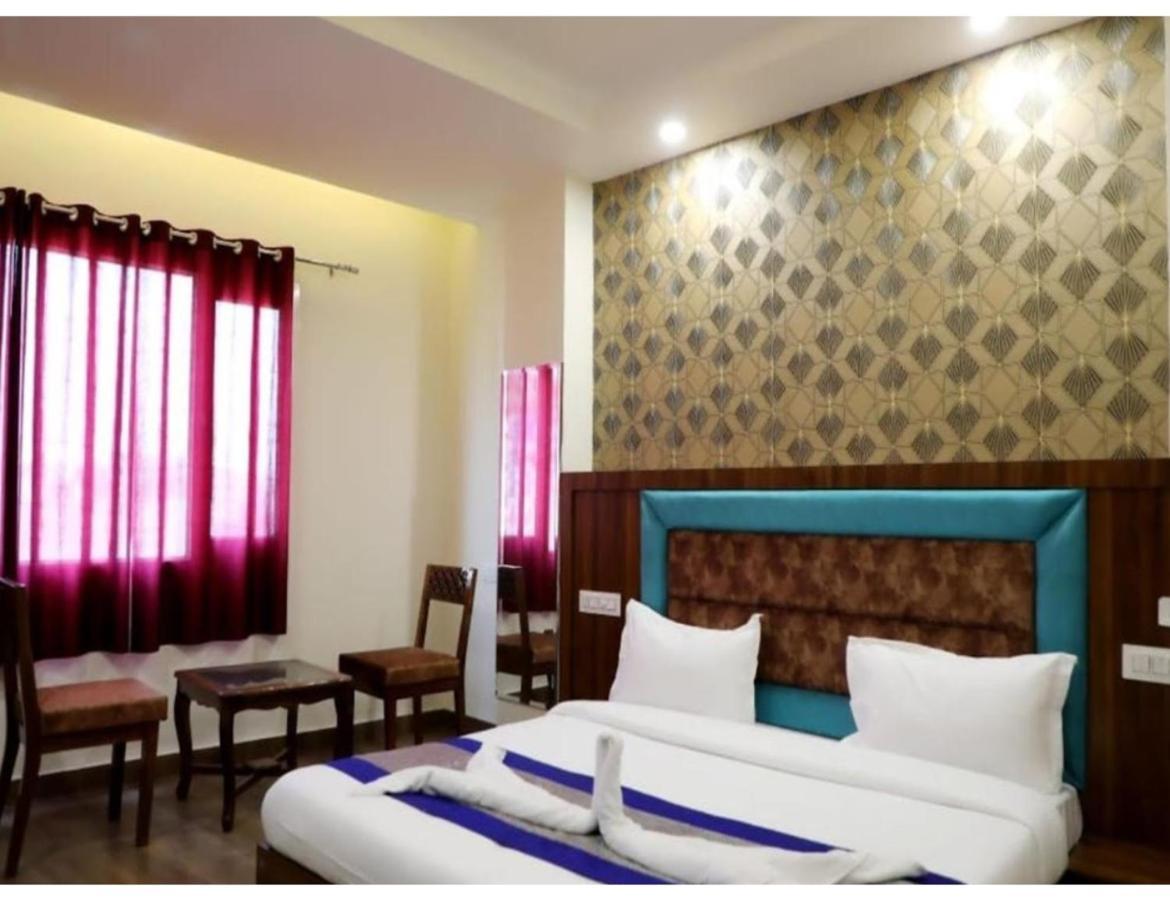 Hotel Royal Villa 2, Amritsar Buitenkant foto