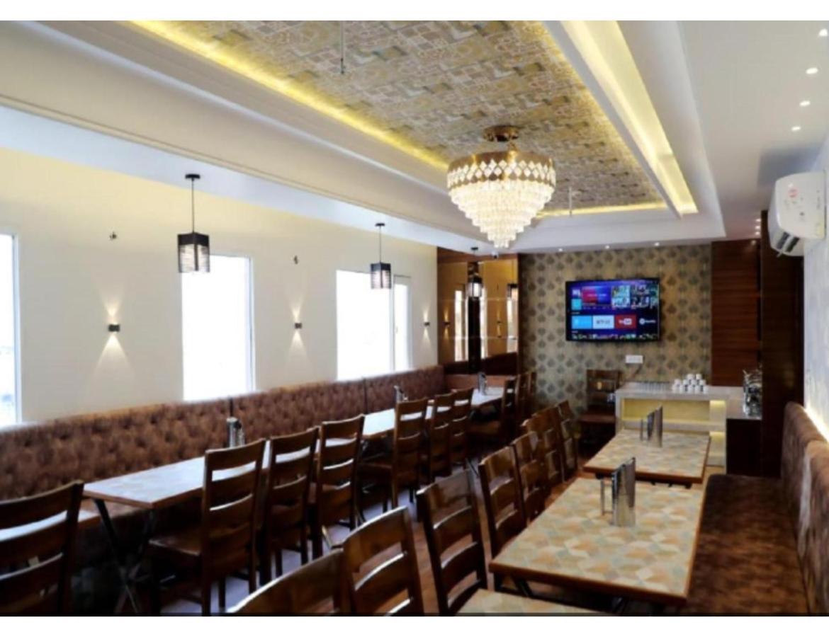 Hotel Royal Villa 2, Amritsar Buitenkant foto