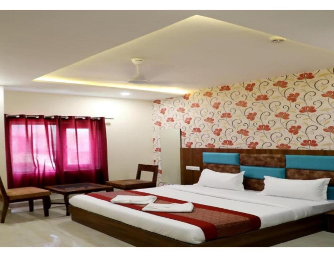 Hotel Royal Villa 2, Amritsar Buitenkant foto
